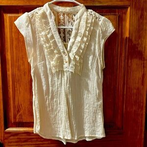 Cotton stretch cap sleeve blouse with lace detailing